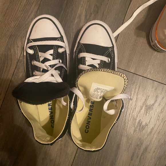 Black Converse women’s size 7 - Picture 4 of 4